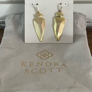 Rare KENDRA SCOTT Arrowhead style earrings.